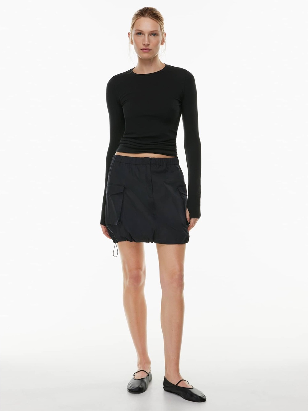 EUC Aritzia Babaton Size 2 Vessel Cargo Skirt in Black